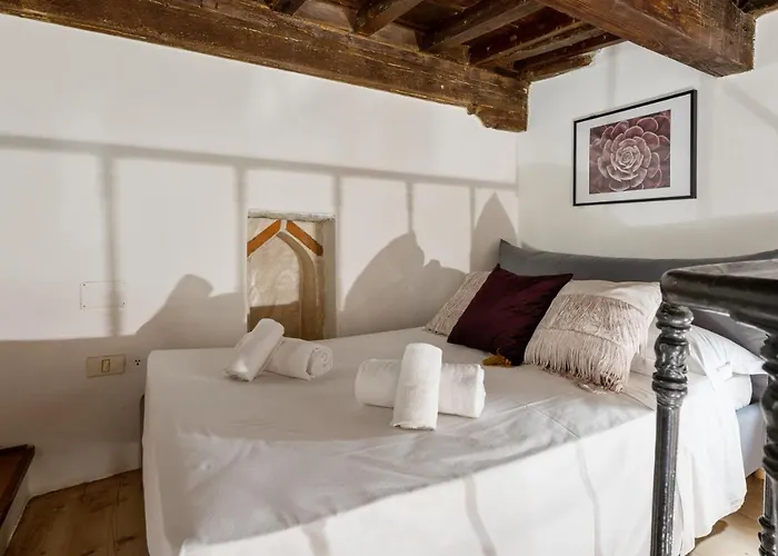 Palazzo Pitti Apartment With Terrace
